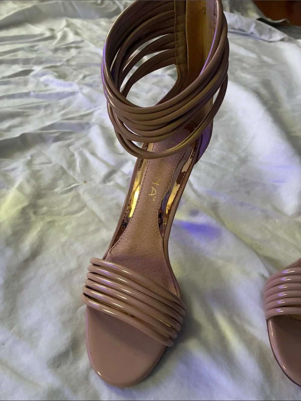 Liliana elegant beige